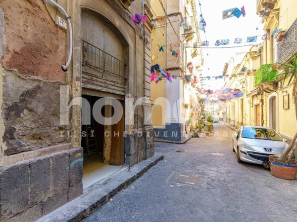 negozio in affitto a Catania in zona Centro Storico