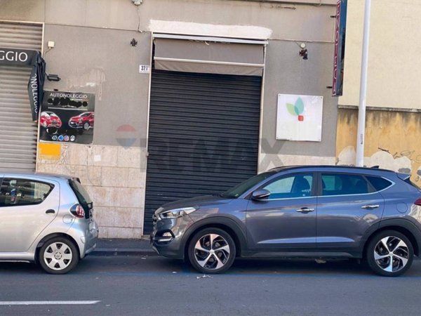 negozio in affitto a Catania