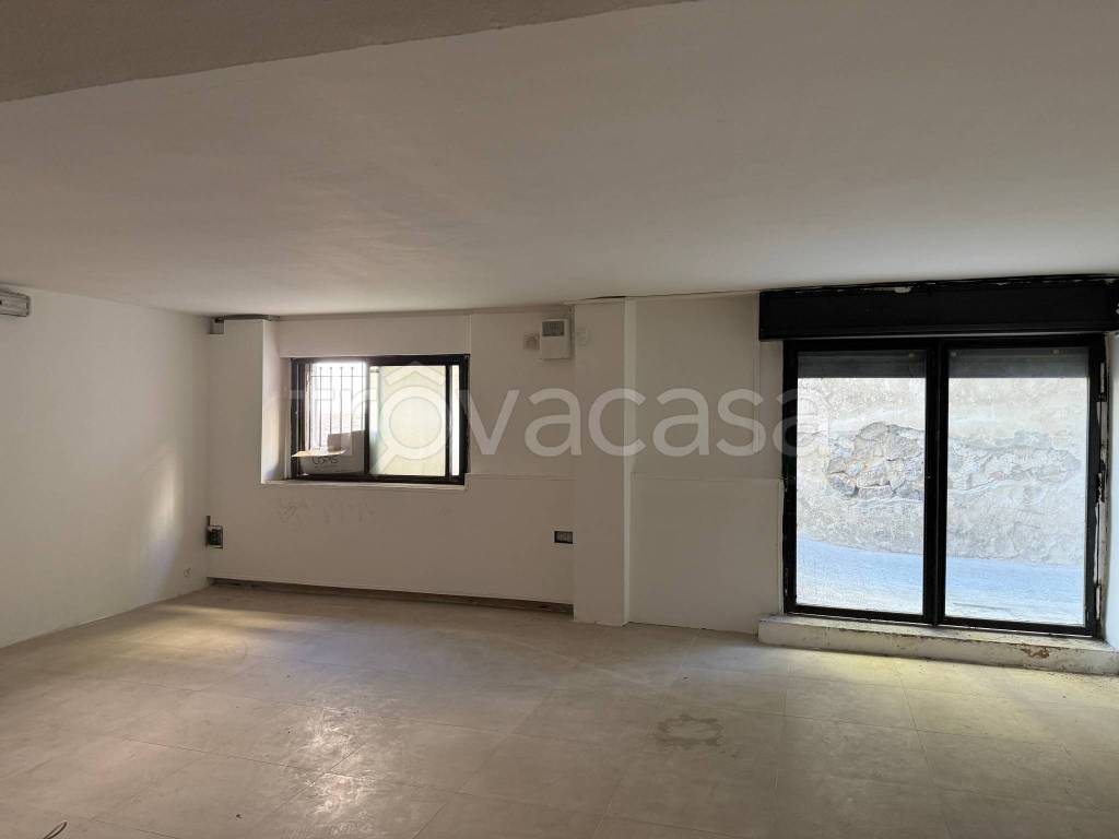 locale commerciale in affitto a Catania