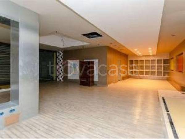 negozio in affitto a Catania