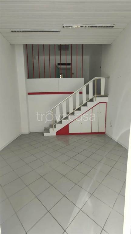 negozio in affitto a Catania