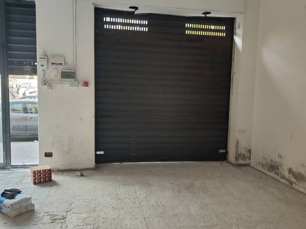 negozio in affitto a Catania