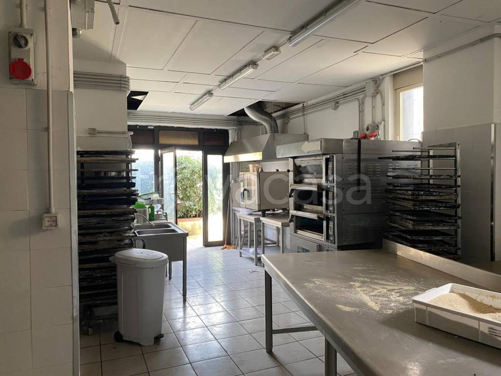 negozio in affitto a Catania in zona Barriera del Bosco