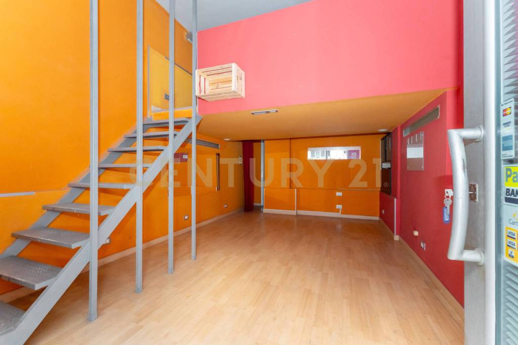 negozio in affitto a Catania