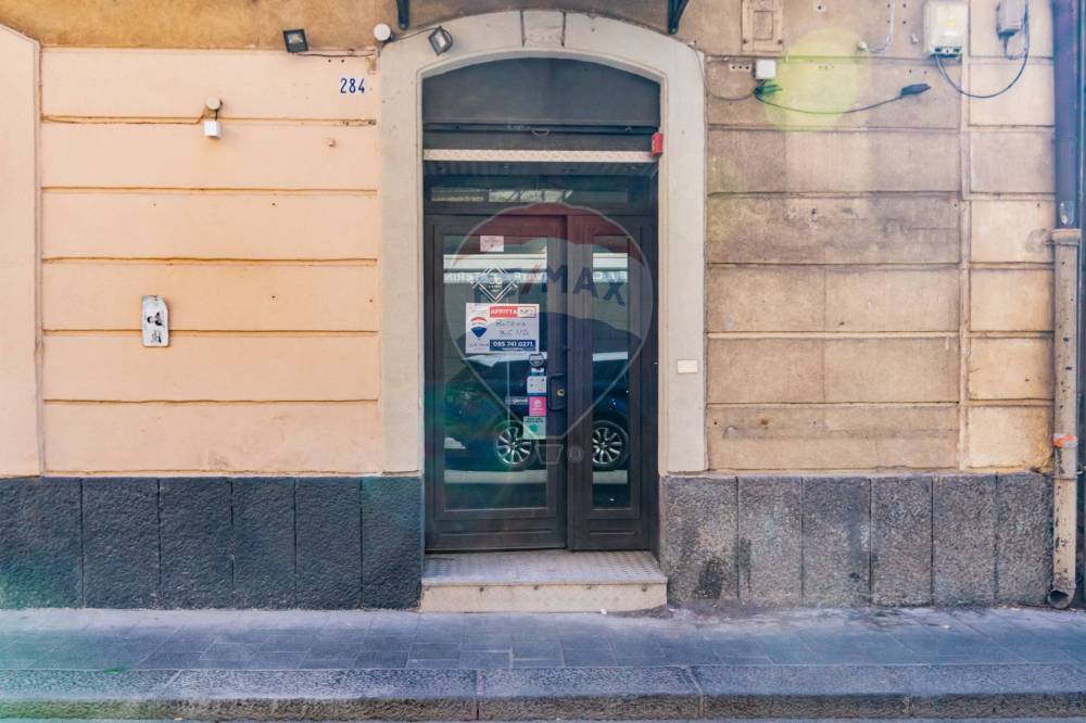 negozio in affitto a Catania in zona Centro Storico
