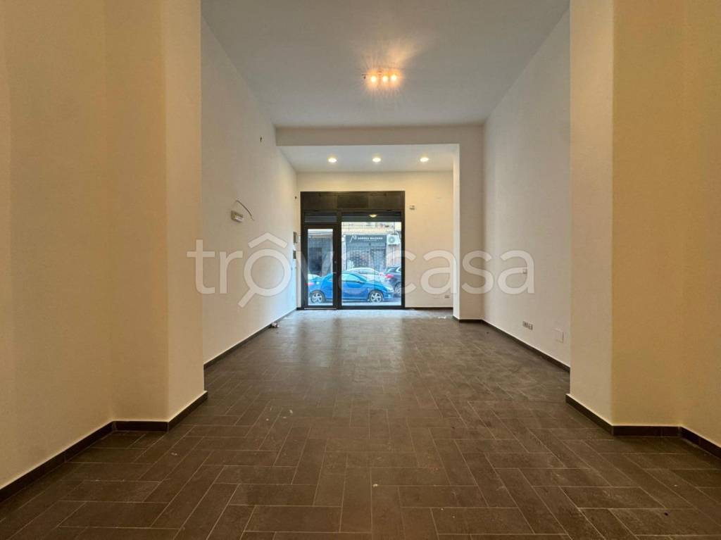 negozio in affitto a Catania