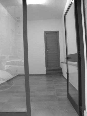 negozio in affitto a Catania in zona Ognina