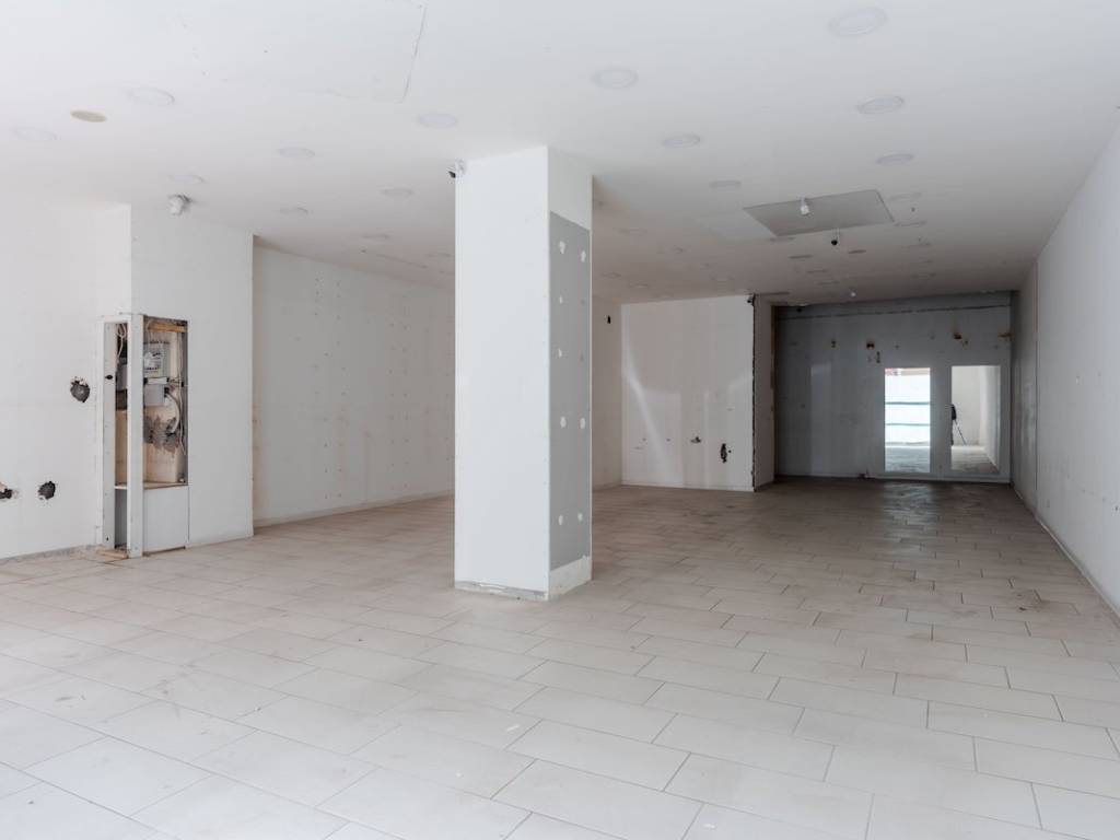 negozio in affitto a Catania in zona Picanello