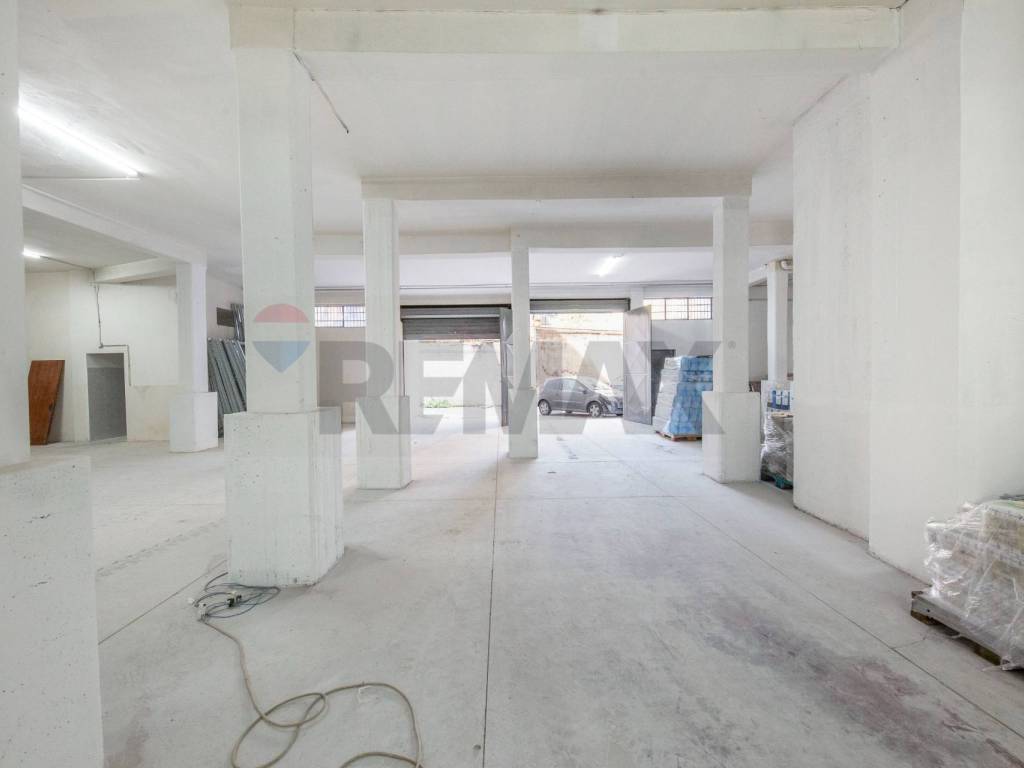 negozio in affitto a Catania