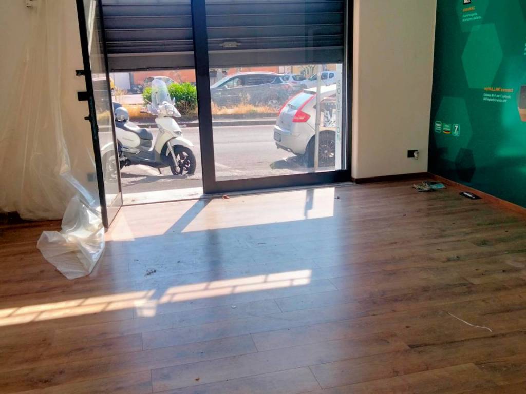 negozio in affitto a Catania