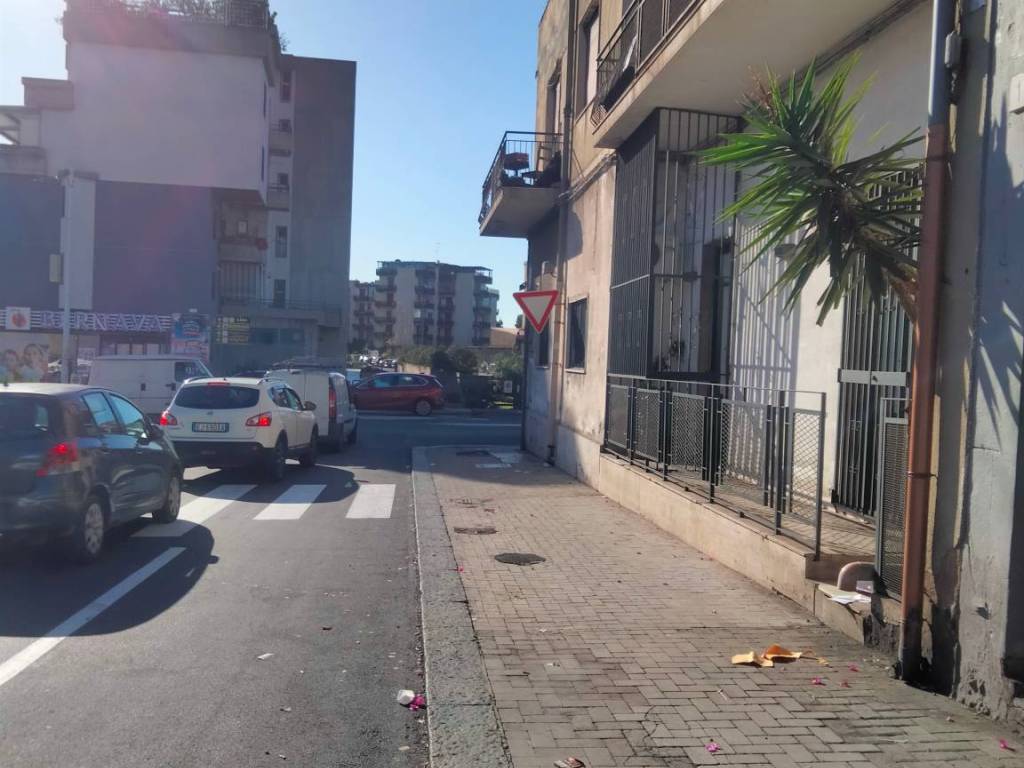 negozio in affitto a Catania