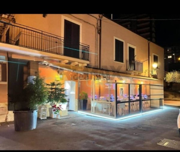 negozio in affitto a Catania in zona Ognina