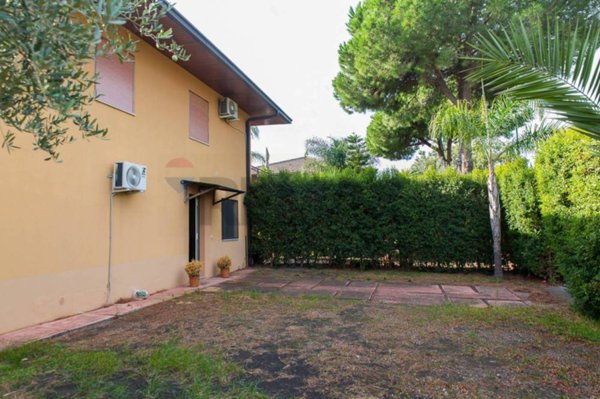 casa indipendente in affitto a Catania
