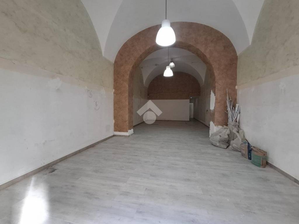 negozio in affitto a Catania