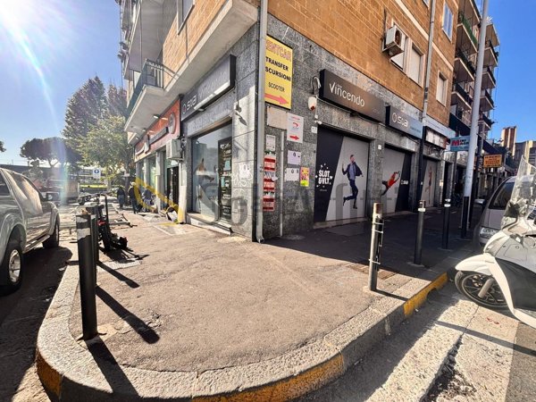 negozio in affitto a Catania