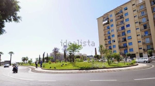 locale commerciale in affitto a Catania