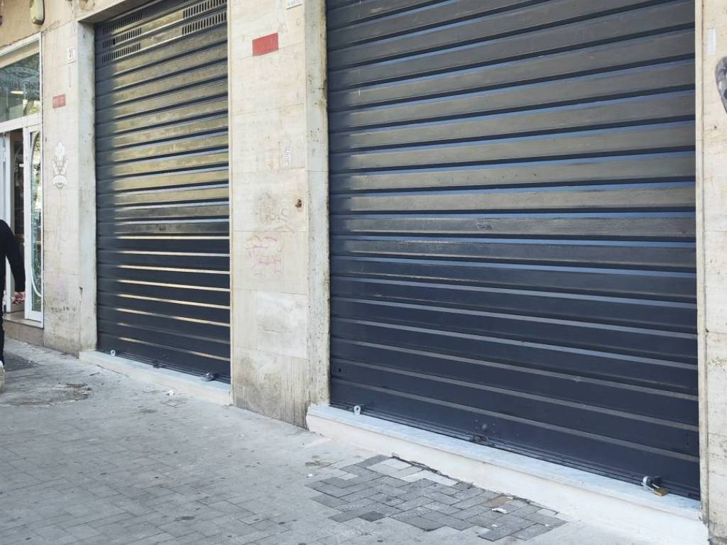 negozio in affitto a Catania