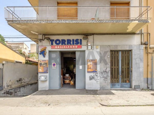 negozio in affitto a Catania