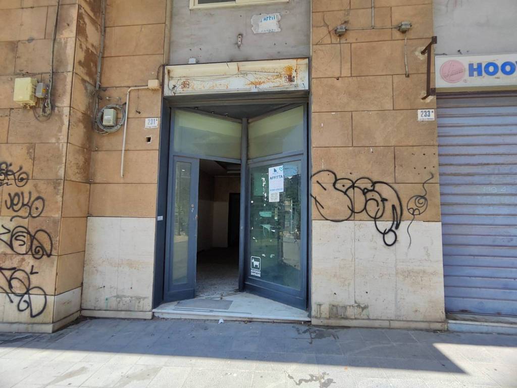 negozio in affitto a Catania in zona Picanello
