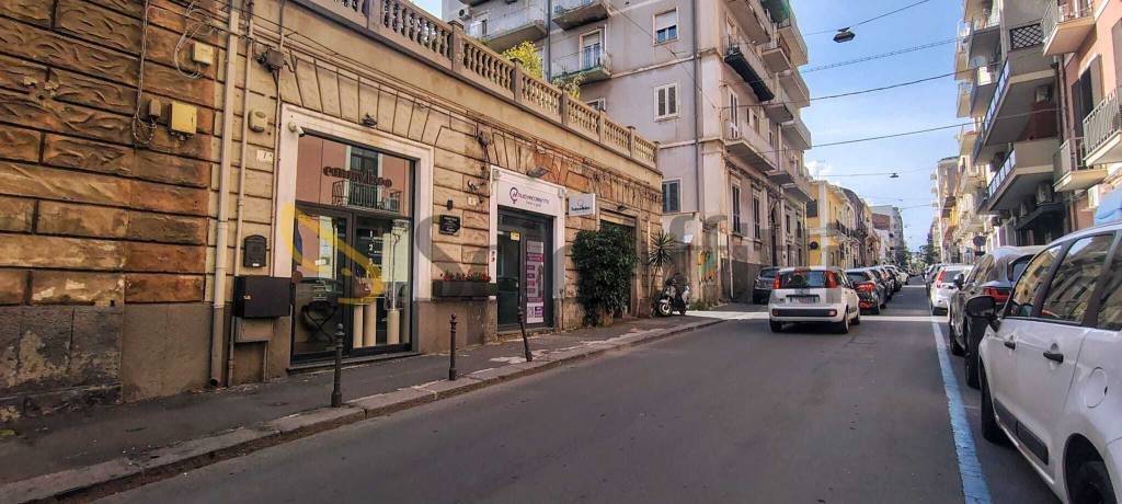 negozio in affitto a Catania