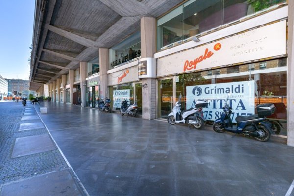 negozio in affitto a Catania