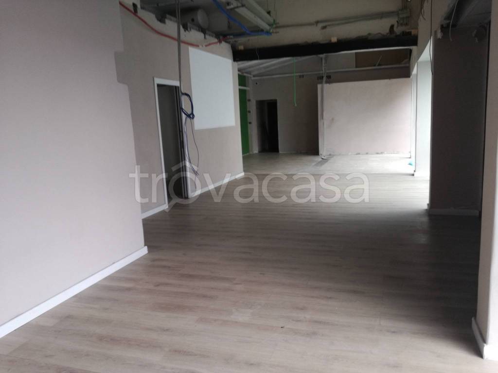 negozio in affitto a Catania in zona Fontanarossa