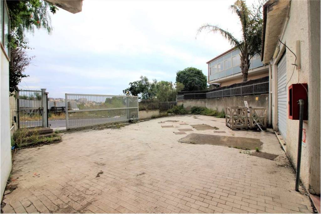 locale commerciale in affitto a Catania in zona Nesima