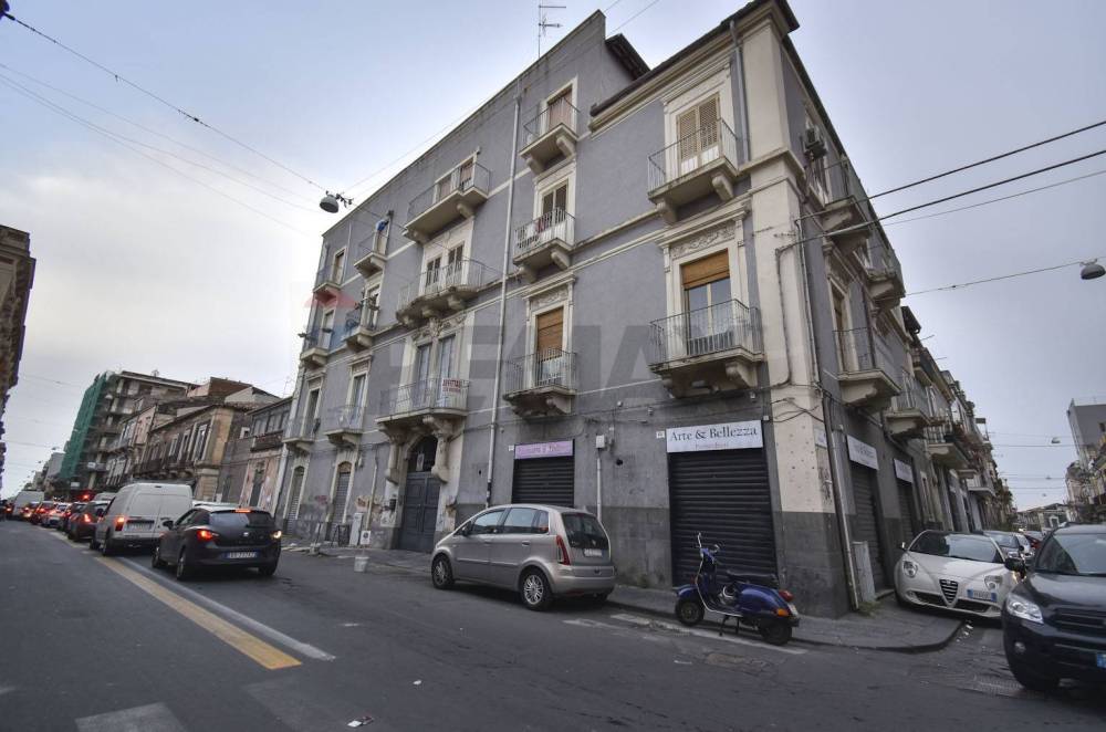 negozio in affitto a Catania in zona Centro Storico