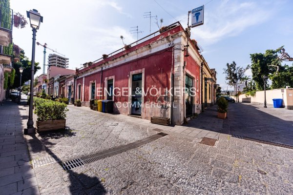 locale commerciale in affitto a Catania in zona Ognina
