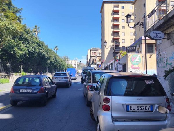negozio in affitto a Catania
