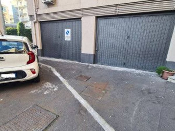 negozio in affitto a Catania