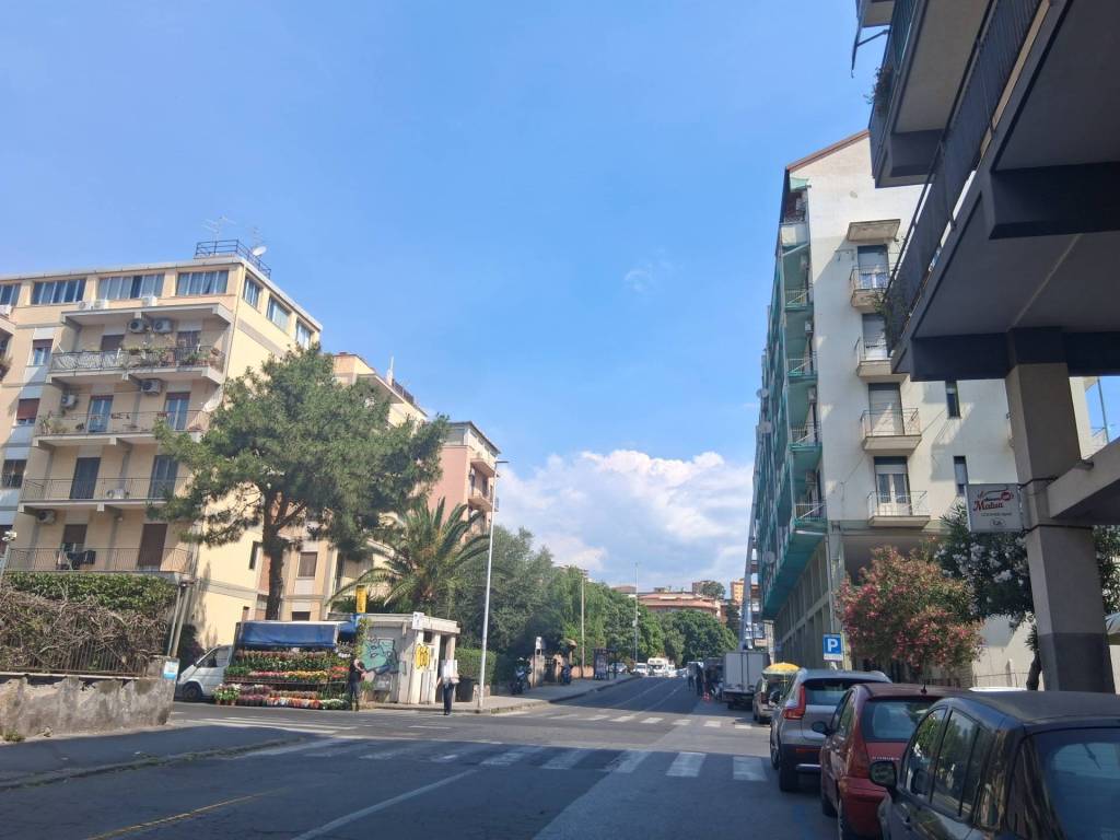 negozio in affitto a Catania in zona Borgo Sant'Agata
