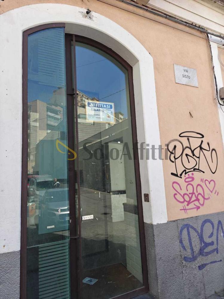 esercizio commerciale in affitto a Catania