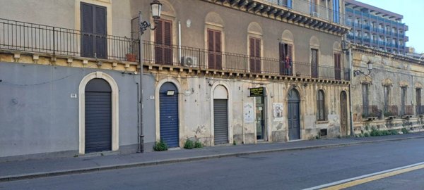 negozio in affitto a Catania in zona Centro Storico