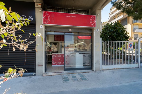 locale commerciale in affitto a Catania in zona Ognina