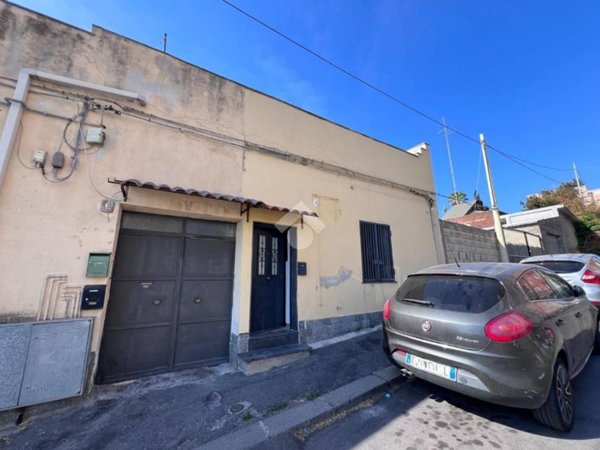 casa indipendente in affitto a Catania
