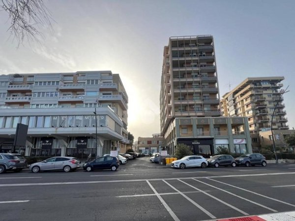 box auto in affitto a Catania in zona Ognina