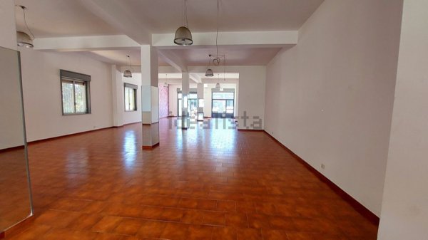 locale commerciale in affitto a Giarre