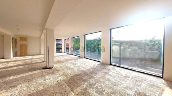 locale commerciale in affitto a Giarre