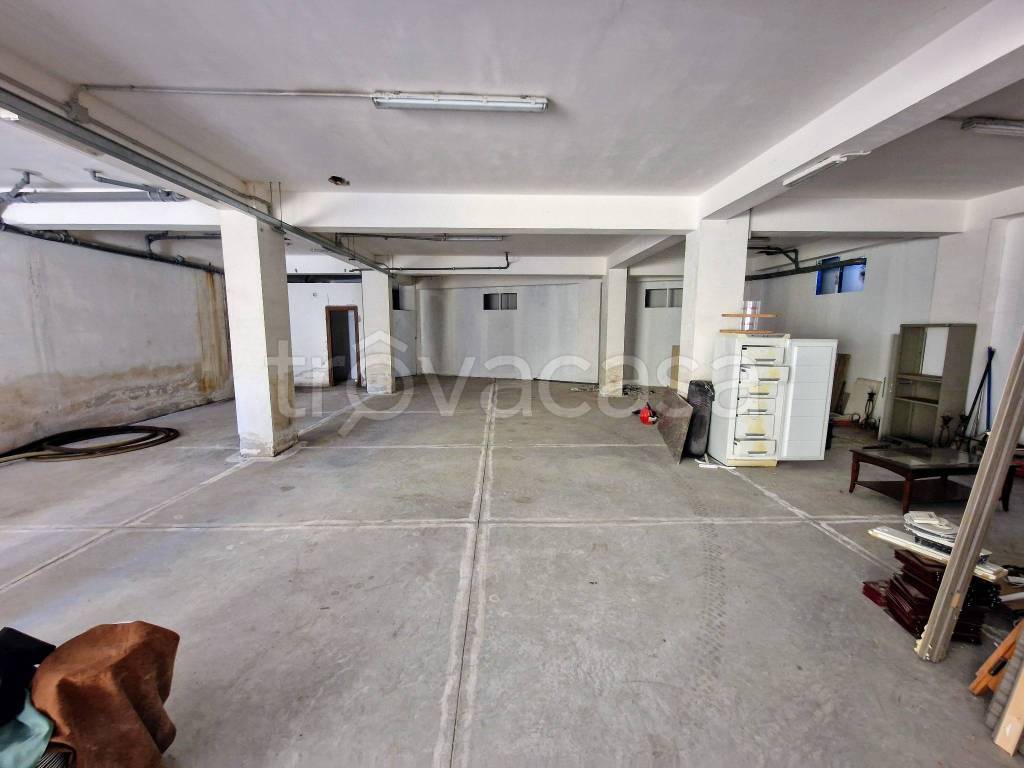 locale commerciale in affitto a Giarre