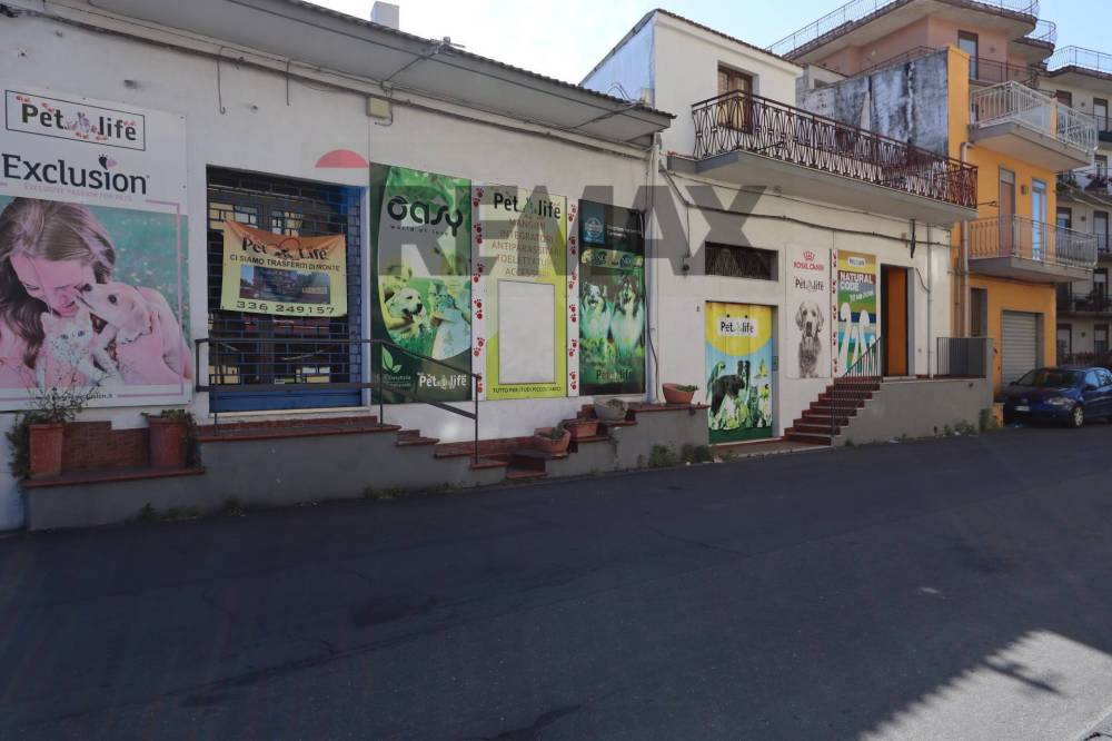 locale commerciale in affitto a Giarre