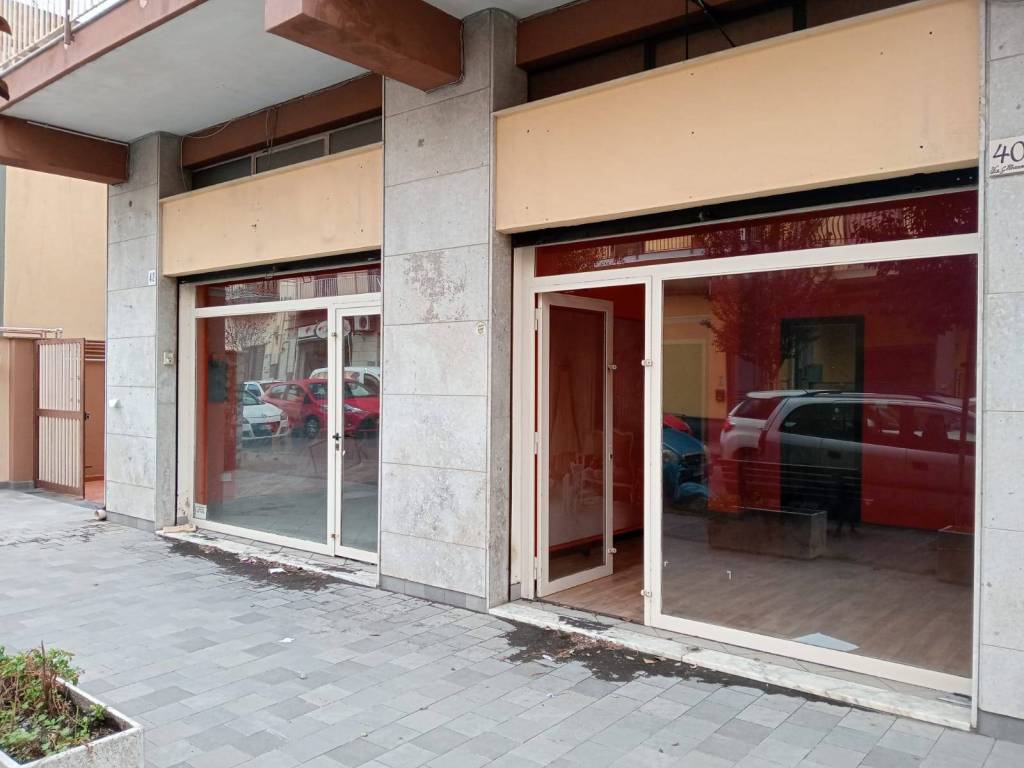 negozio in affitto a Gravina di Catania