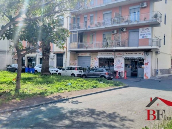 negozio in affitto a Gravina di Catania in zona Fasano