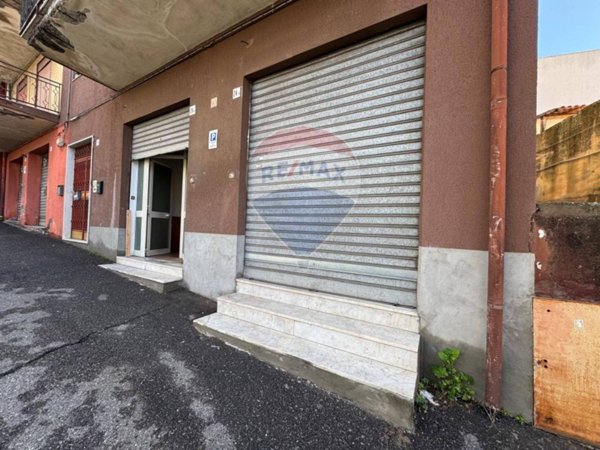 locale commerciale in affitto a Gravina di Catania