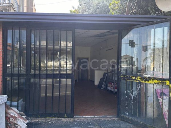 negozio in affitto a Gravina di Catania