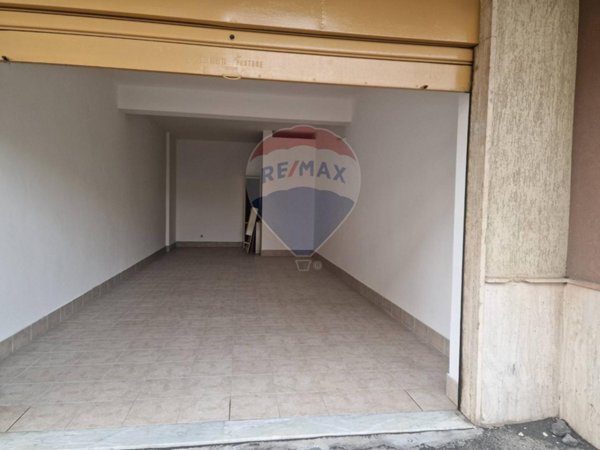 negozio in affitto a Gravina di Catania