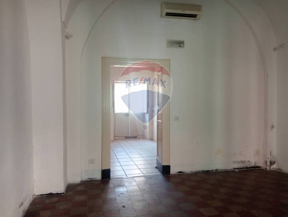 negozio in affitto a Gravina di Catania