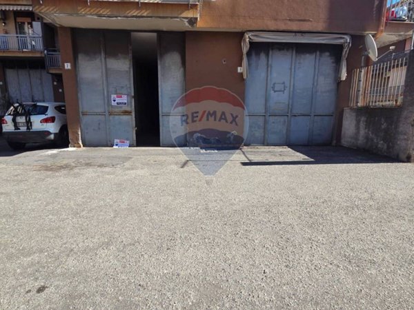 locale commerciale in affitto a Gravina di Catania