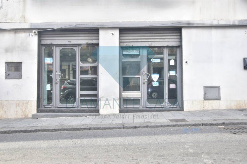 negozio in affitto a Gravina di Catania