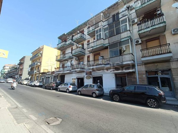 negozio in affitto a Gravina di Catania